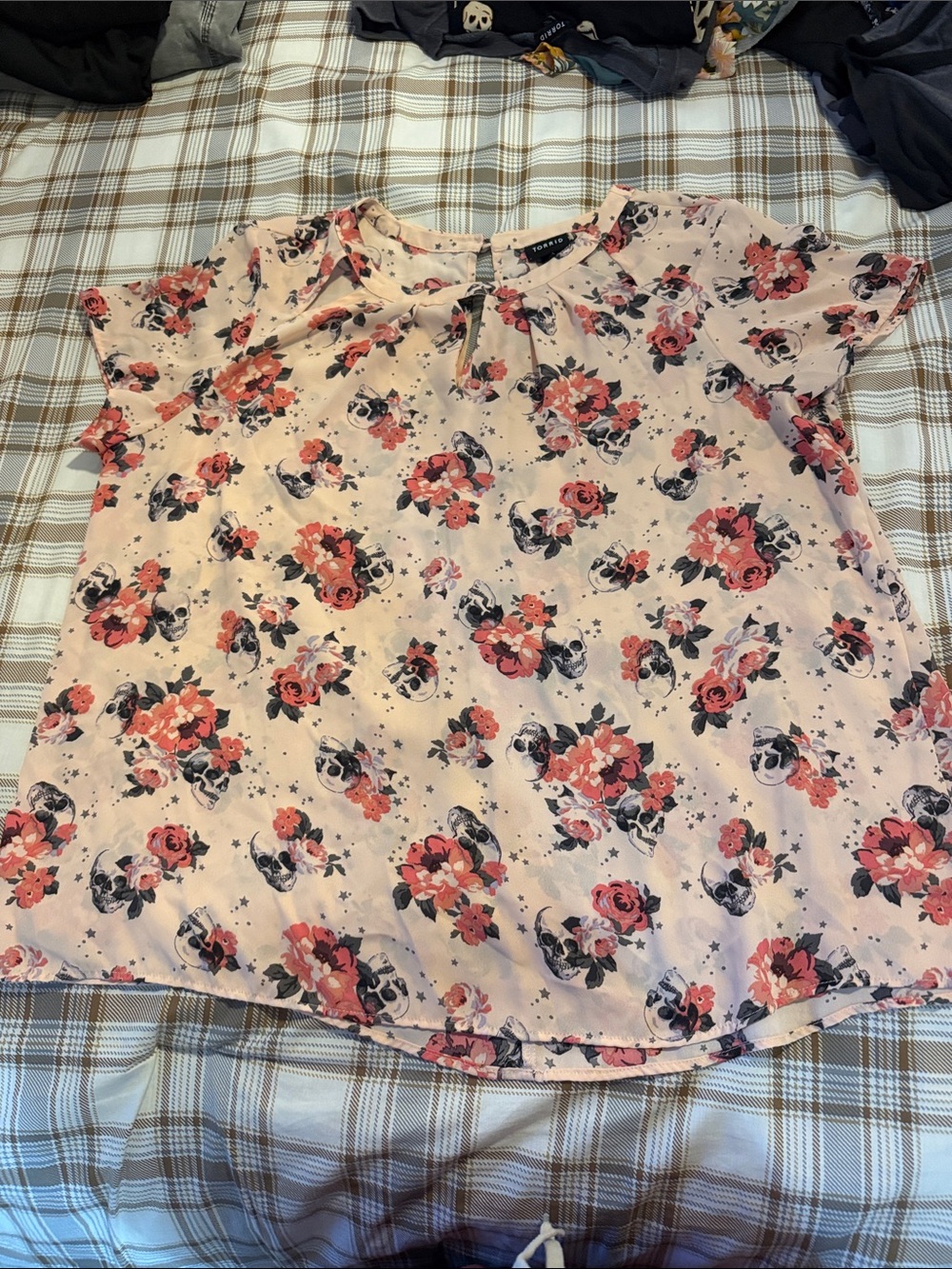 Torrid Floral Skull Pink Short Sleeve Blouse